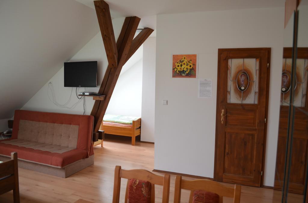 Hotel Famozclub Bakov nad Jizerou Habitación foto
