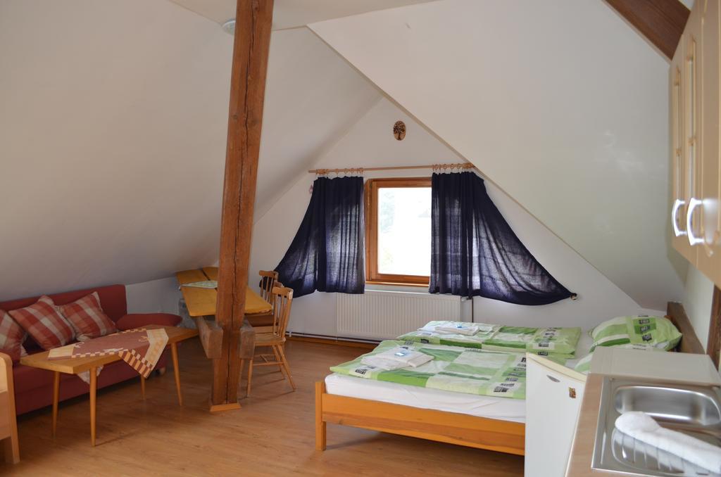 Hotel Famozclub Bakov nad Jizerou Habitación foto