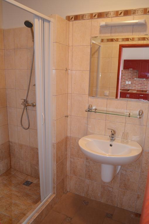 Hotel Famozclub Bakov nad Jizerou Habitación foto