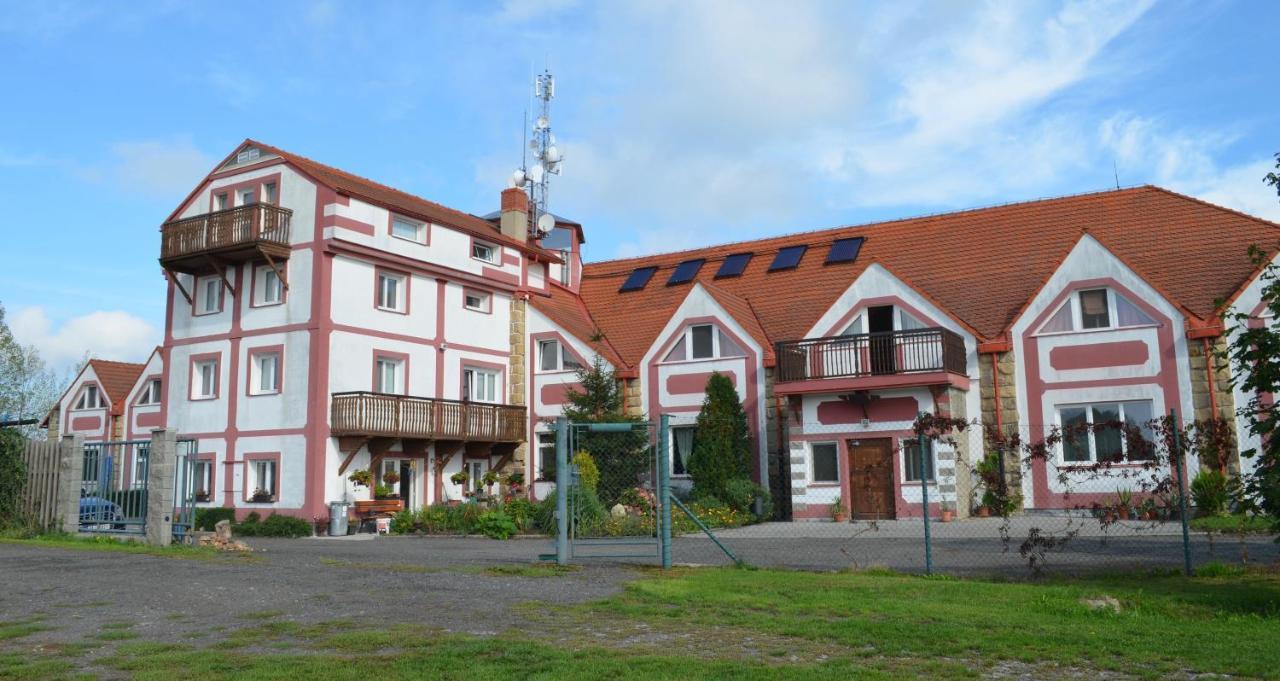 Hotel Famozclub Bakov nad Jizerou Exterior foto