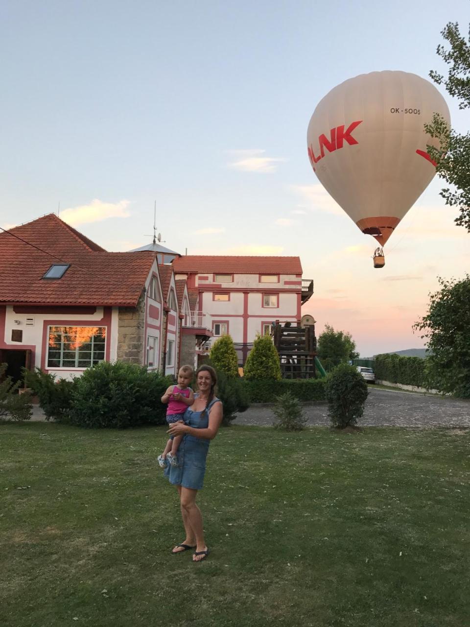 Hotel Famozclub Bakov nad Jizerou Exterior foto