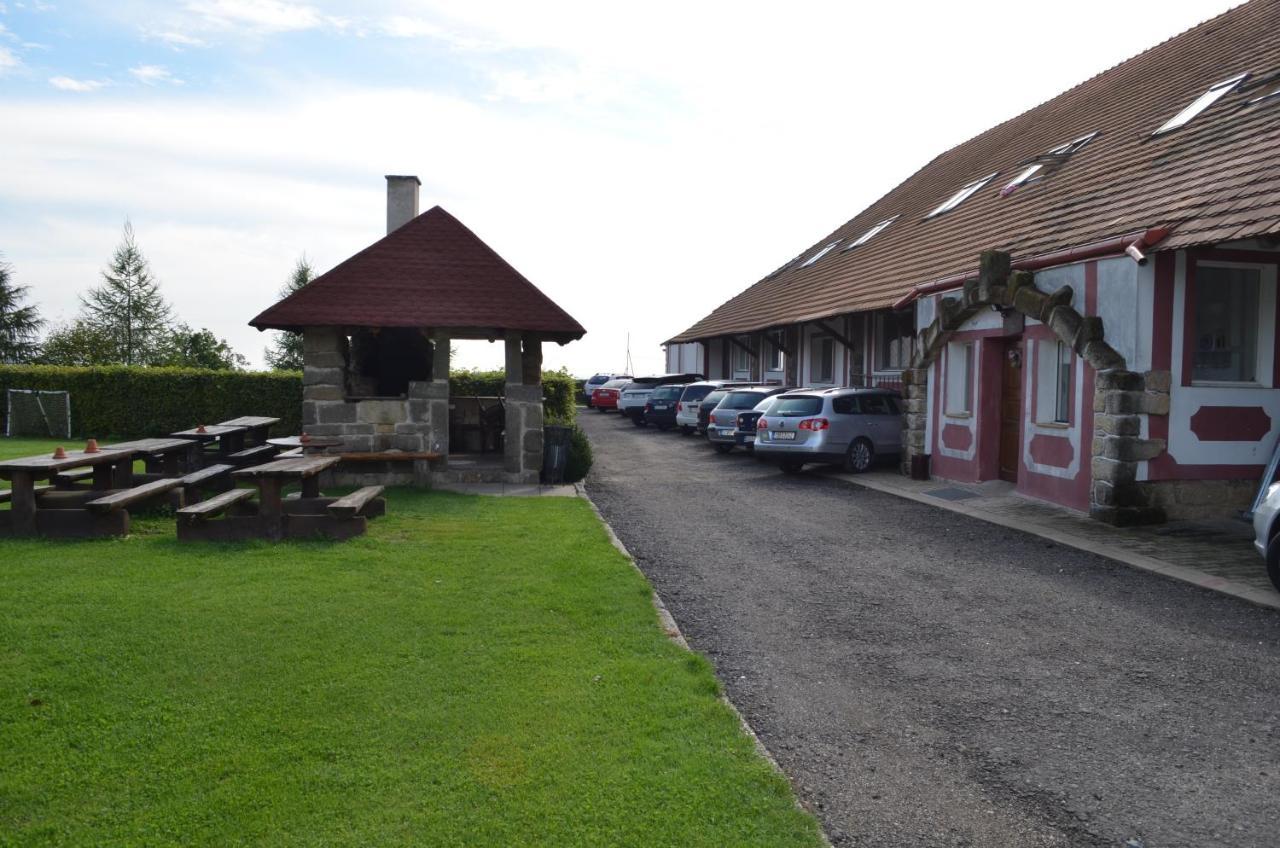 Hotel Famozclub Bakov nad Jizerou Exterior foto